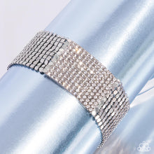 Load image into Gallery viewer, Paparazzi - Disco Dame - White