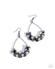 Load image into Gallery viewer, Paparazzi - Courageous Chandelier - Black