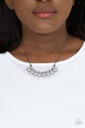 Paparazzi - Timeless Trimmings - Black