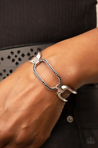 Paparazzi - Civic Chic - Black