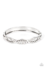 Load image into Gallery viewer, Paparazzi - Empire Envy - White
