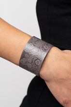 Load image into Gallery viewer, Paparazzi - Rosy Wrap Up - Silver