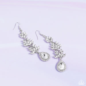Paparazzi - Water Lily Whimsy - White