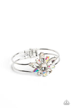 Load image into Gallery viewer, Paparazzi - Chic Corsage - White
