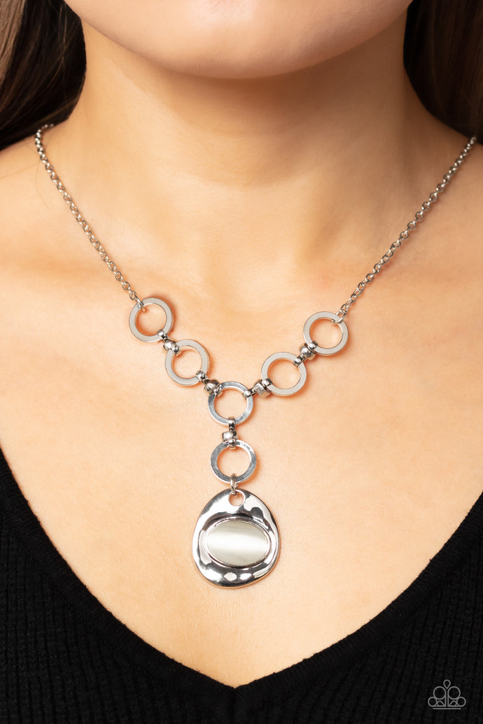 Paparazzi - Get OVAL It - White