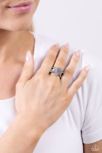 Paparazzi - Polished Pageant - Black