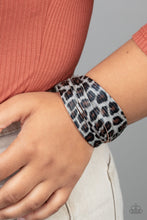 Load image into Gallery viewer, Paparazzi - Hey GRRirl