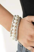 Load image into Gallery viewer, Paparazzi - A PEARL-fect Ten - White
