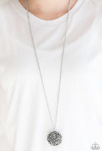 Load image into Gallery viewer, Royal In Roses - White